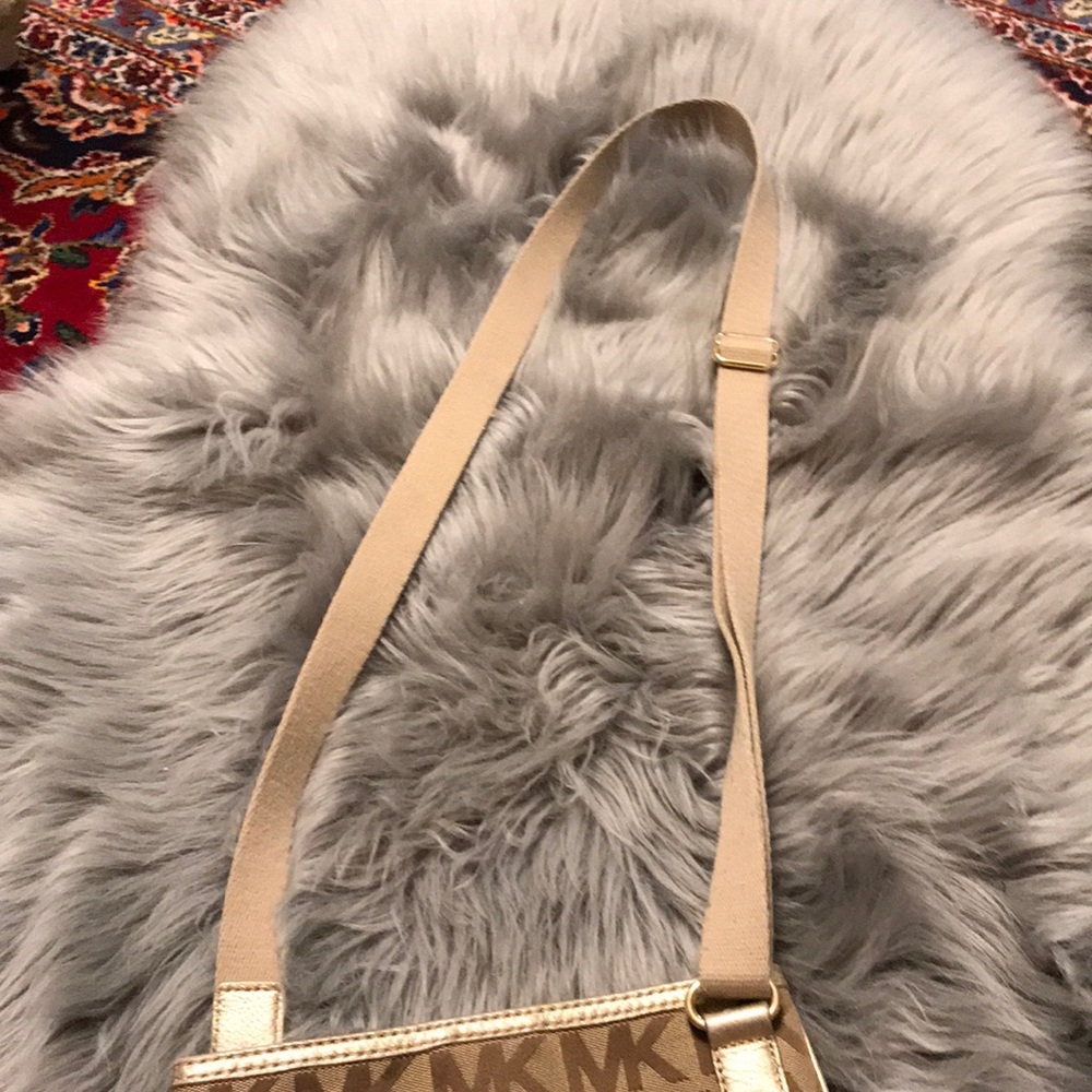 Michael Kors Crossbody Bag - Picture 4 of 8